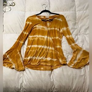 Cool vibes casual top! SM